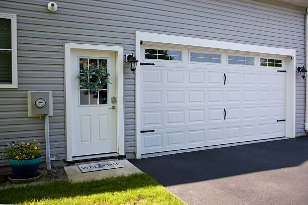 24/7 Emergency Garage Door Panel Replacement experts in Central Falls, RI